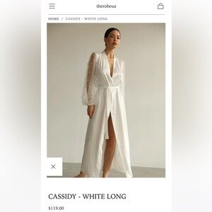 Therobeua Cassidy white long robe